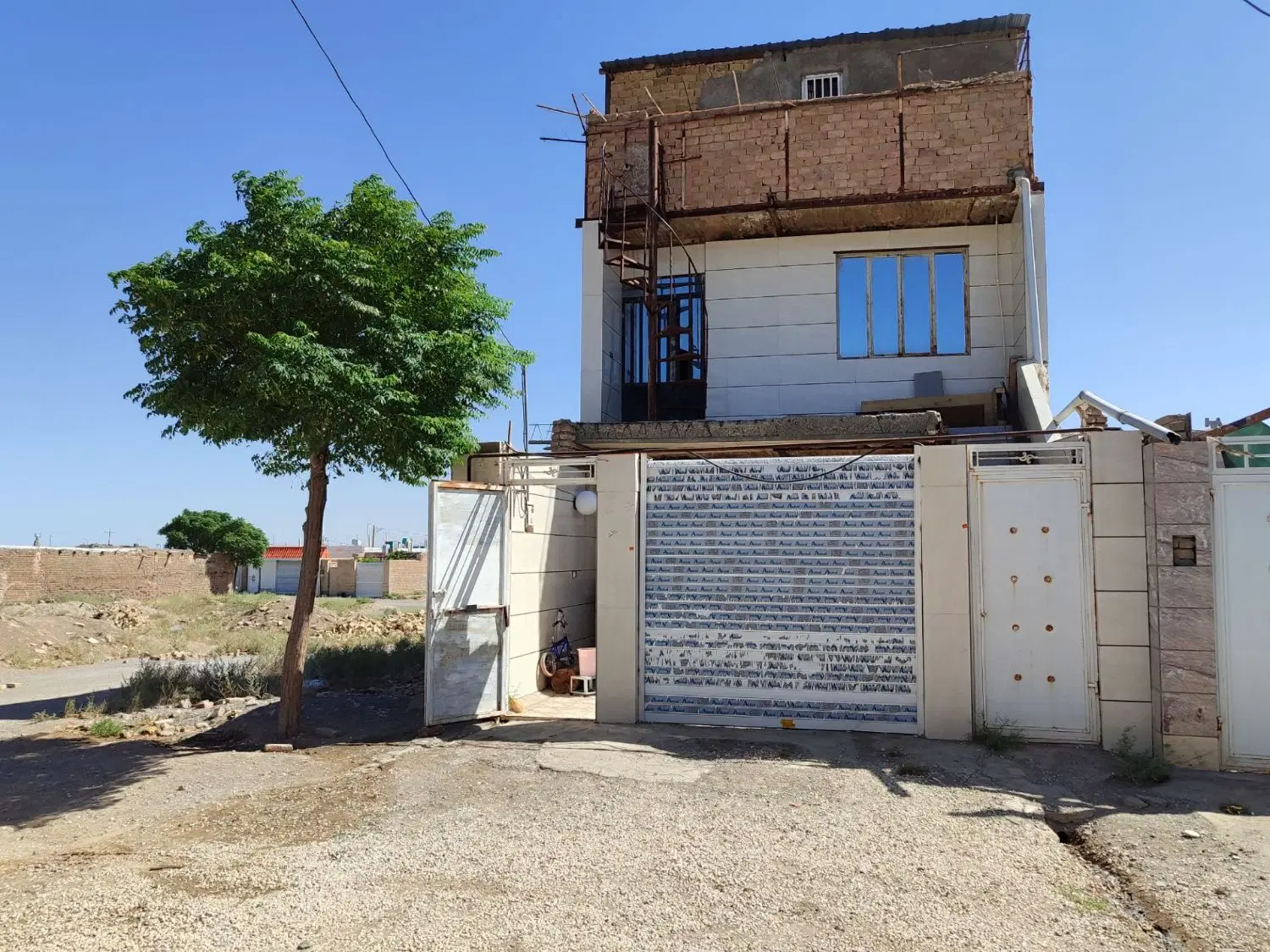 ویلایی دوطبقه