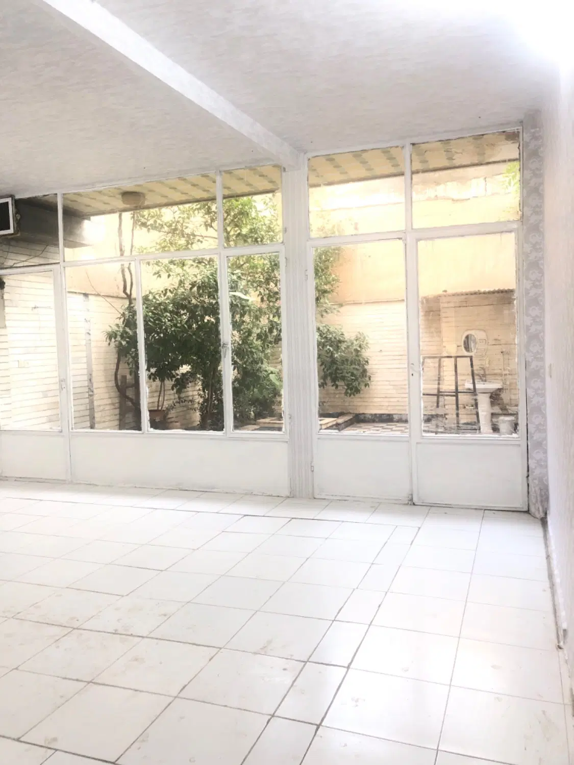 اجاره ۷۰ متری قدیمی ساز حیاط دار