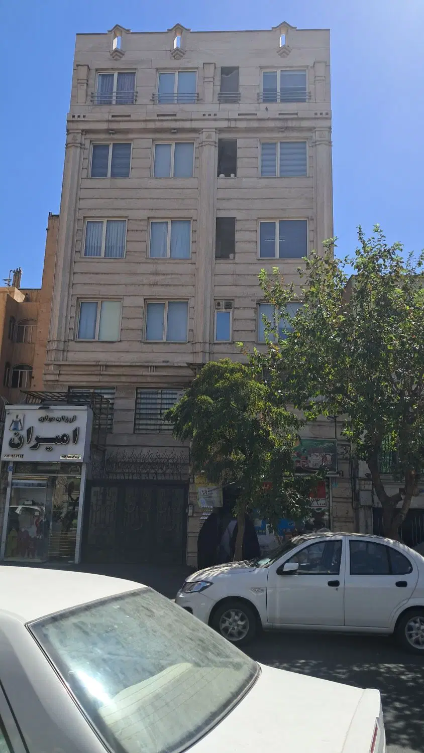 اپارتمان ۱۳۵ متری سه خواب تک واحدی