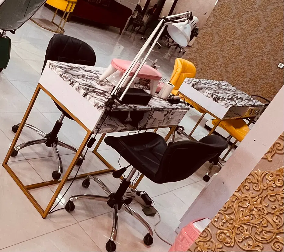 اجاره میزناخن