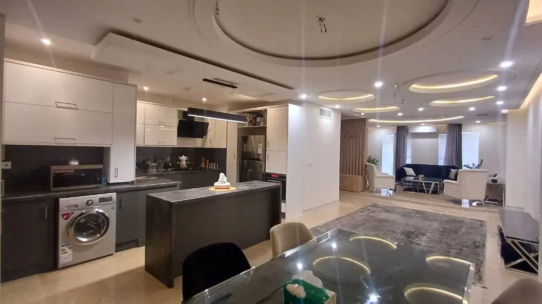 ۱۳۰ متر ۲ خ سعادت اباد  شمال کاج