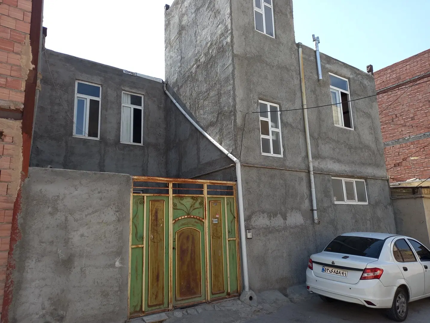فروش منزل ۹۰ متری  ۲طبقه با حیاط