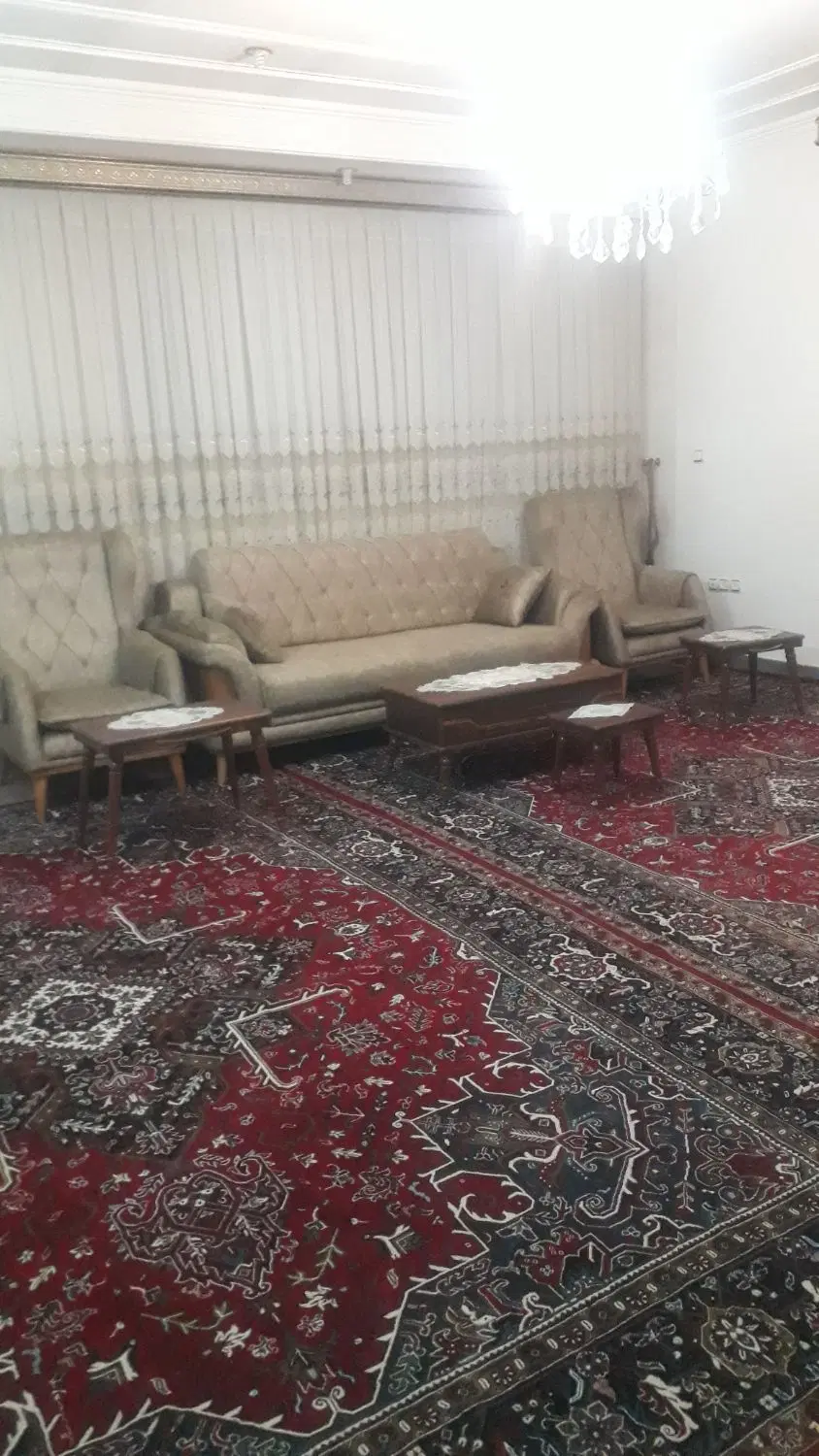 خانه ۳ طبقه در قراملک