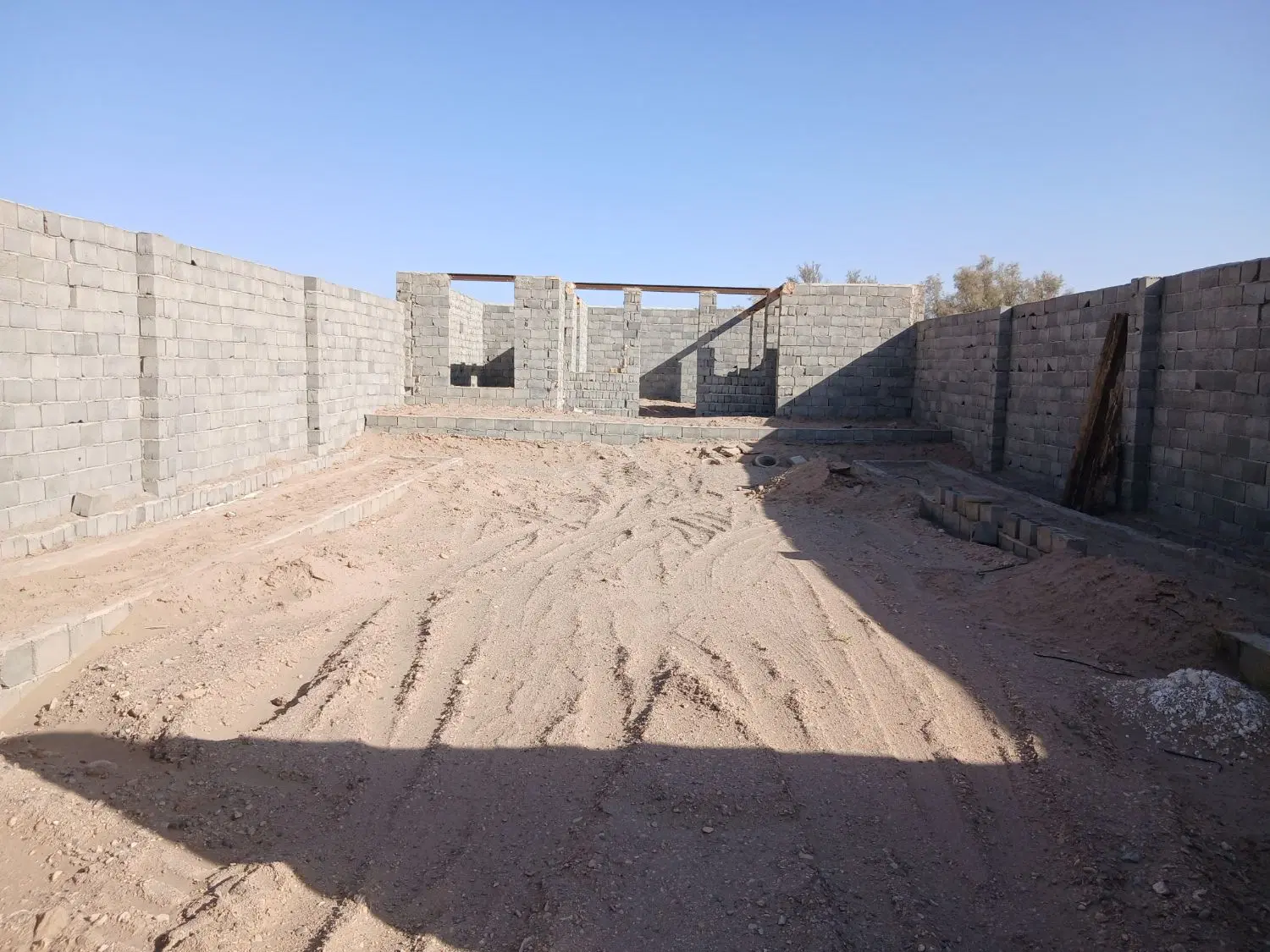 زمین نیمه ساز برای خونه باغ