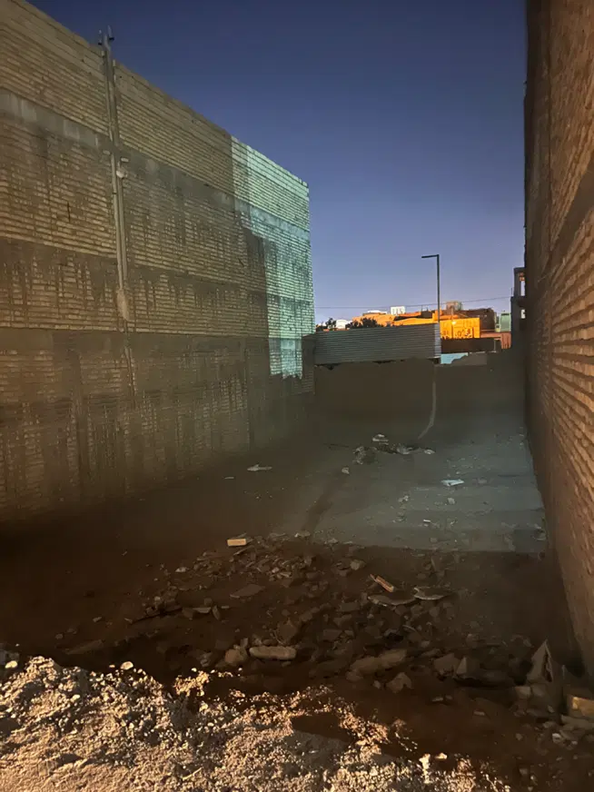 زمین ۱۶۰ متری خامنه ای