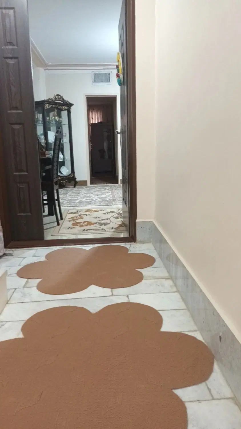 خونه بهترین جای کورانه با همسایه های عالی