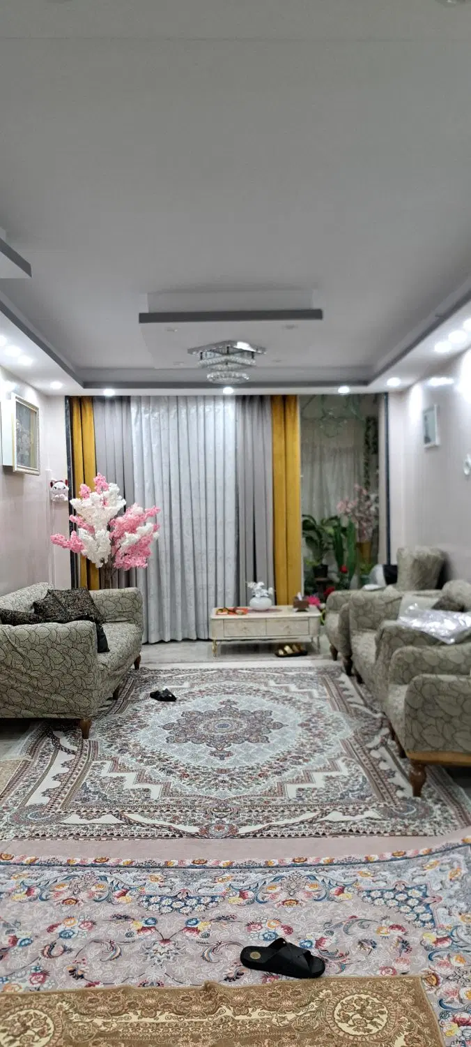 واحد فروشی در خیابان آزادگان نسیم شهر