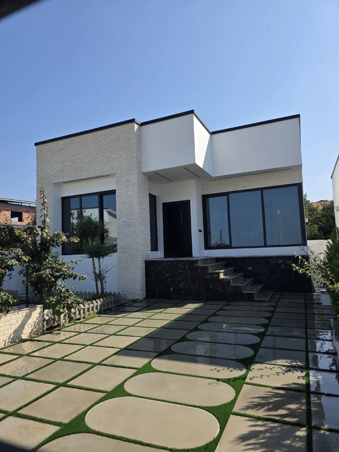 ویلای فلت روف گاردن، سند دار
