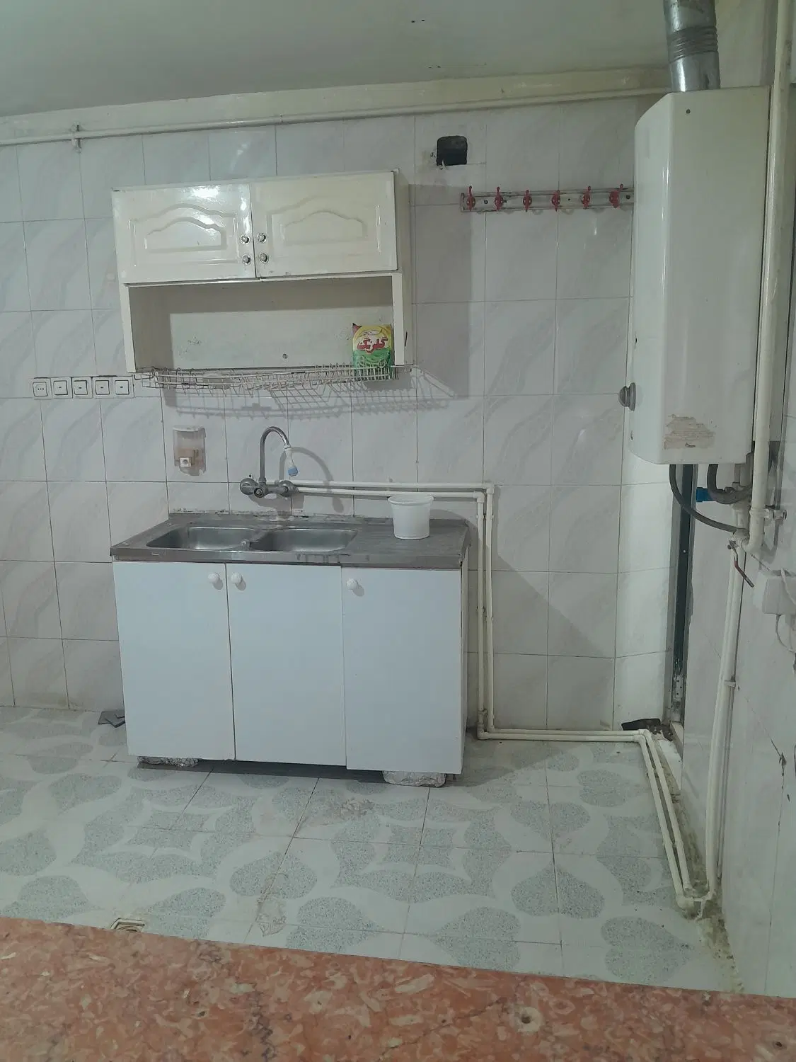 خانه طبقه همکف ۷۰ متر بنا حال و یک اتاق خواب