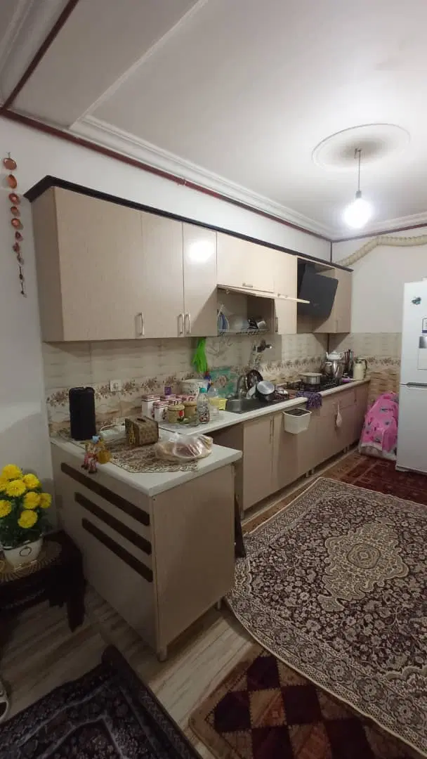 واحد طبقه همکف متراژ80متری با پارکینگ