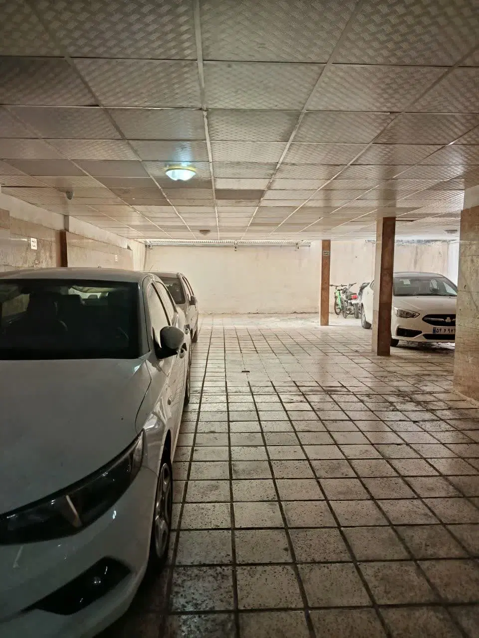اپارتمان ۱۲۰ متری لاکچری پارکینگ اختصاصی