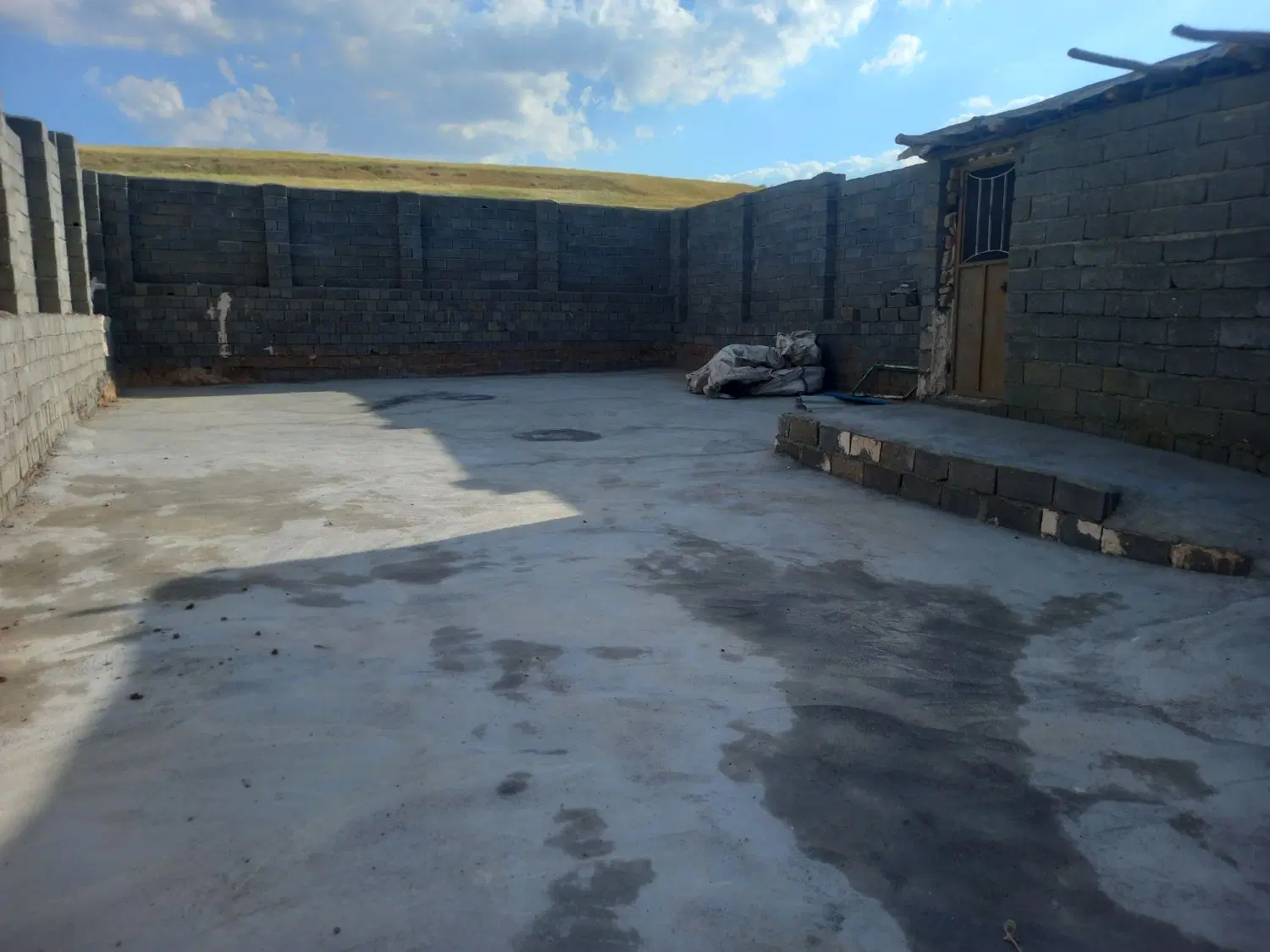 فروش حیاط