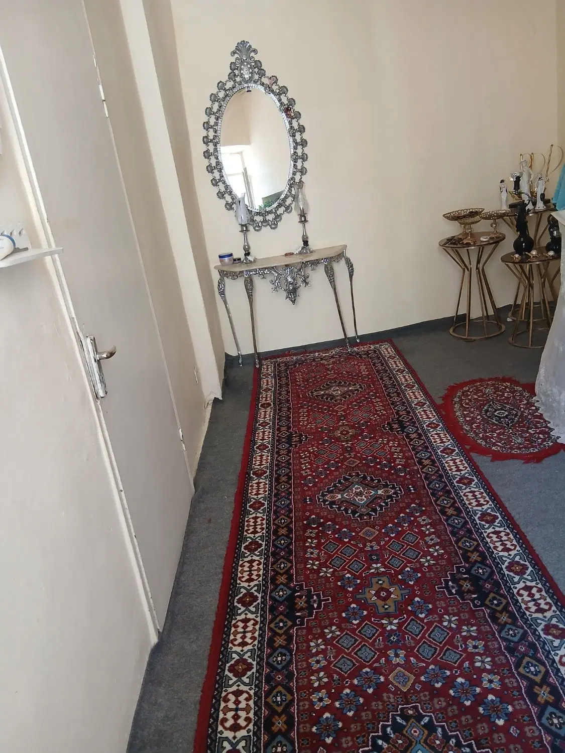 حیاط یک ونیم طبقه ۱۳۰متری سربازشهیدایده لو بازارچه