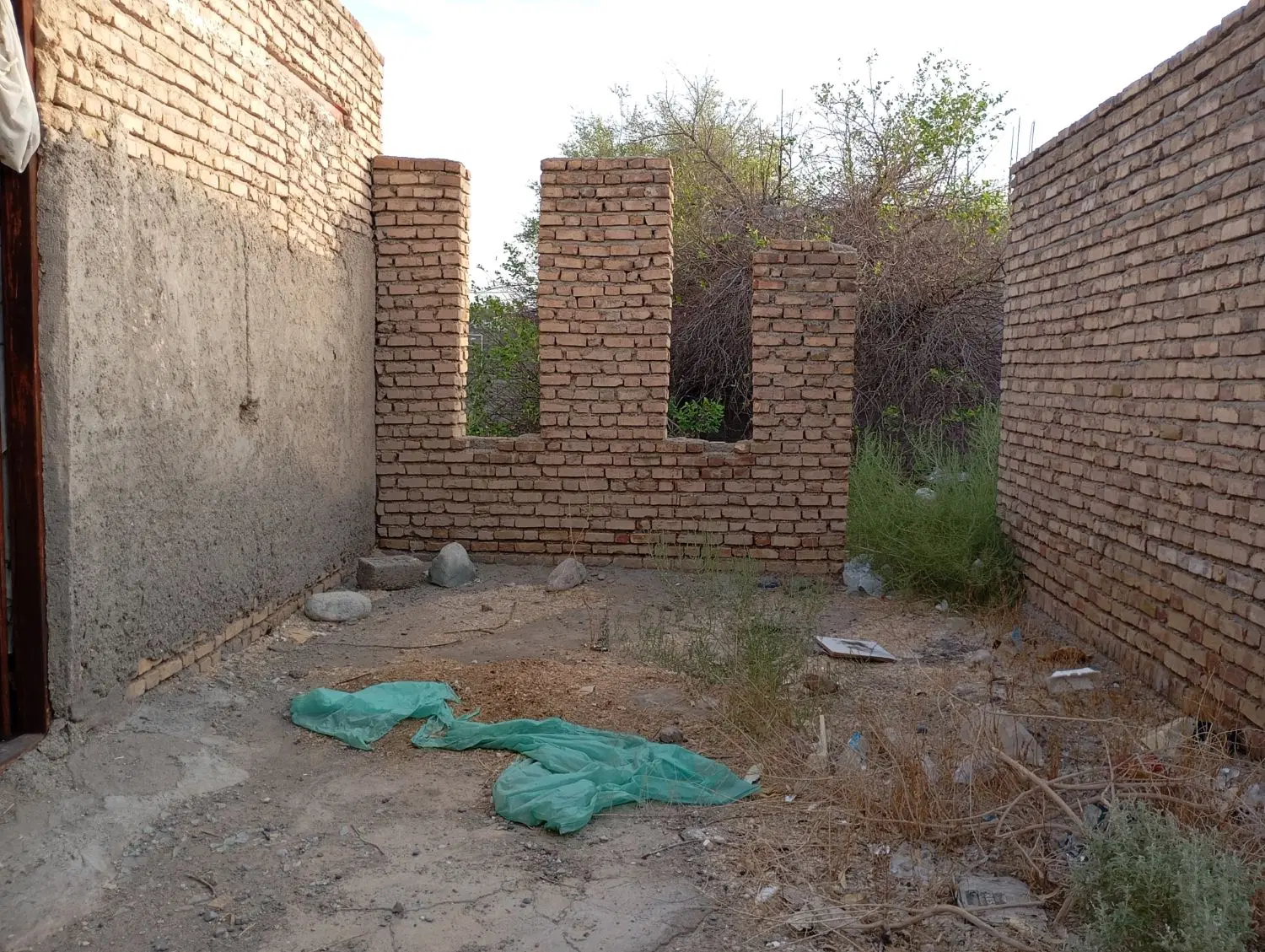 زمین فروشی