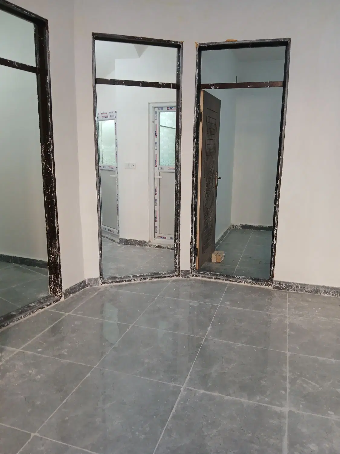 حیاط نوساز ۱۱۰متر واقع در بعثت مرند