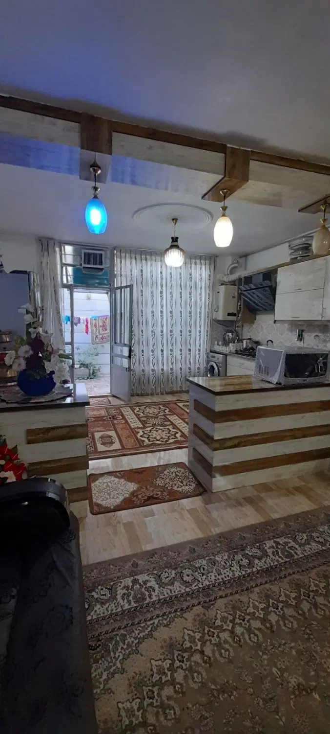 طبقه همکف ۱۰۰متری رهن کامل
