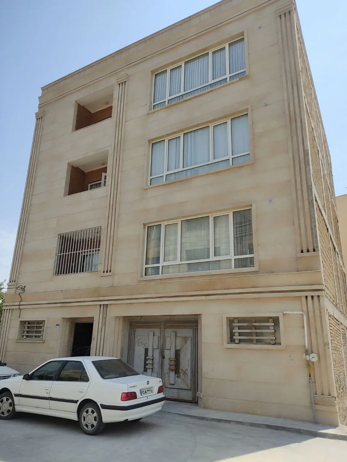 آپارتمان 160 متری فول امکانات