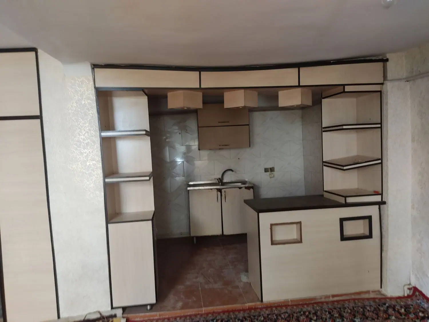 حیاط فروشی