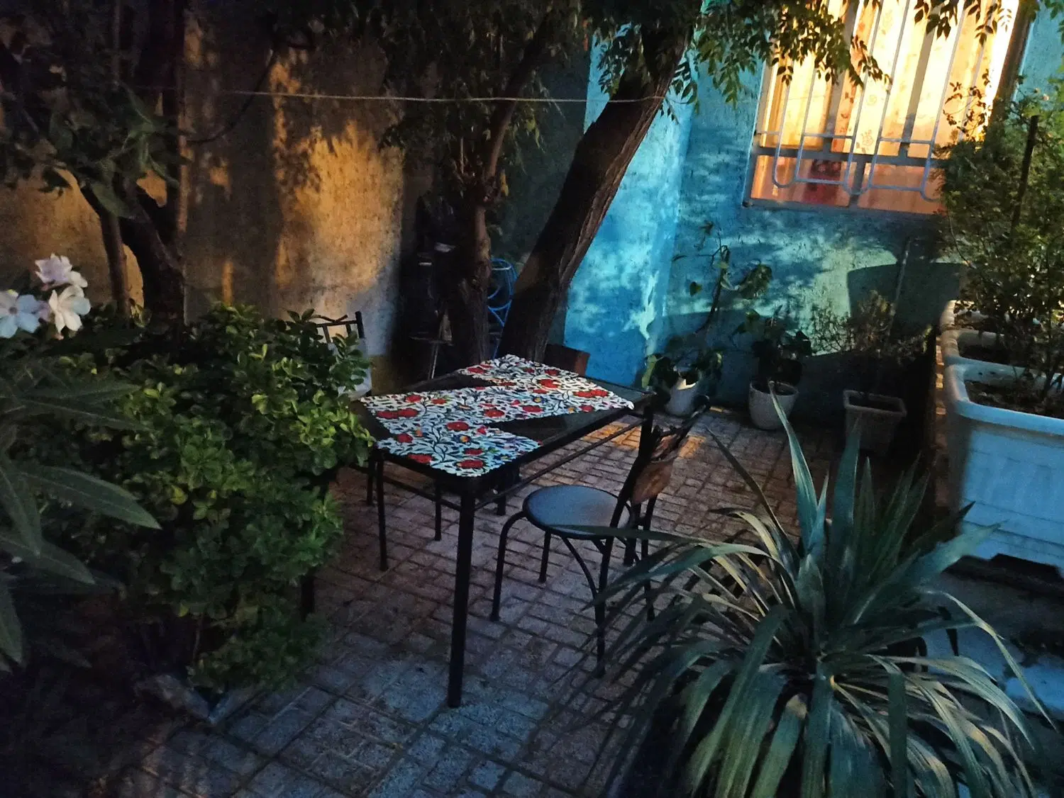 منزل ویلایی  ۲۲۰ متری   حیاط سرسبز و دلباز