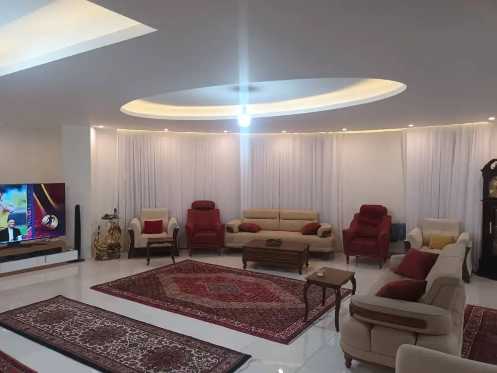 اجاره واحد ۲۴۰ متری