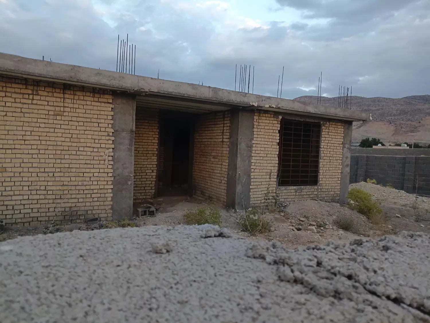 فروش خانه نوساز تنگاری .چشمه پهن