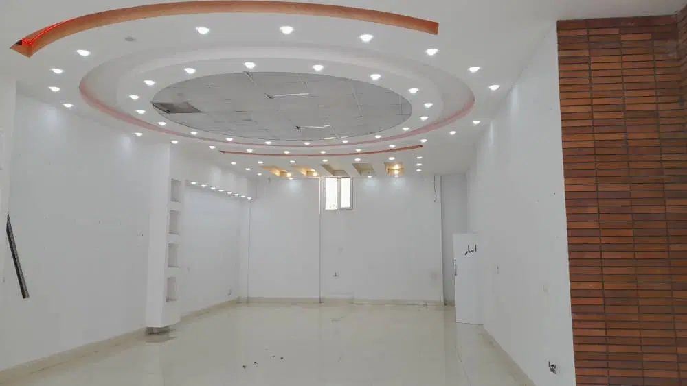 مغازه تجاری واقع در فاز یک بهاران