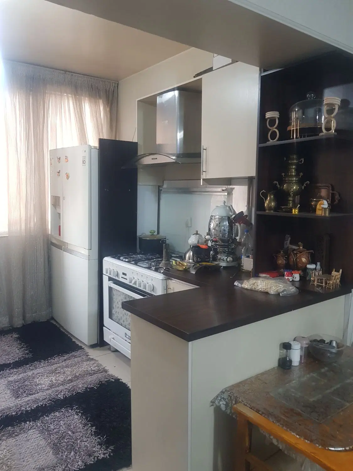 ۹۰مترآپارتمان تخلیه۲نبش بهرخیابان گلستان۳ شهرک ارم