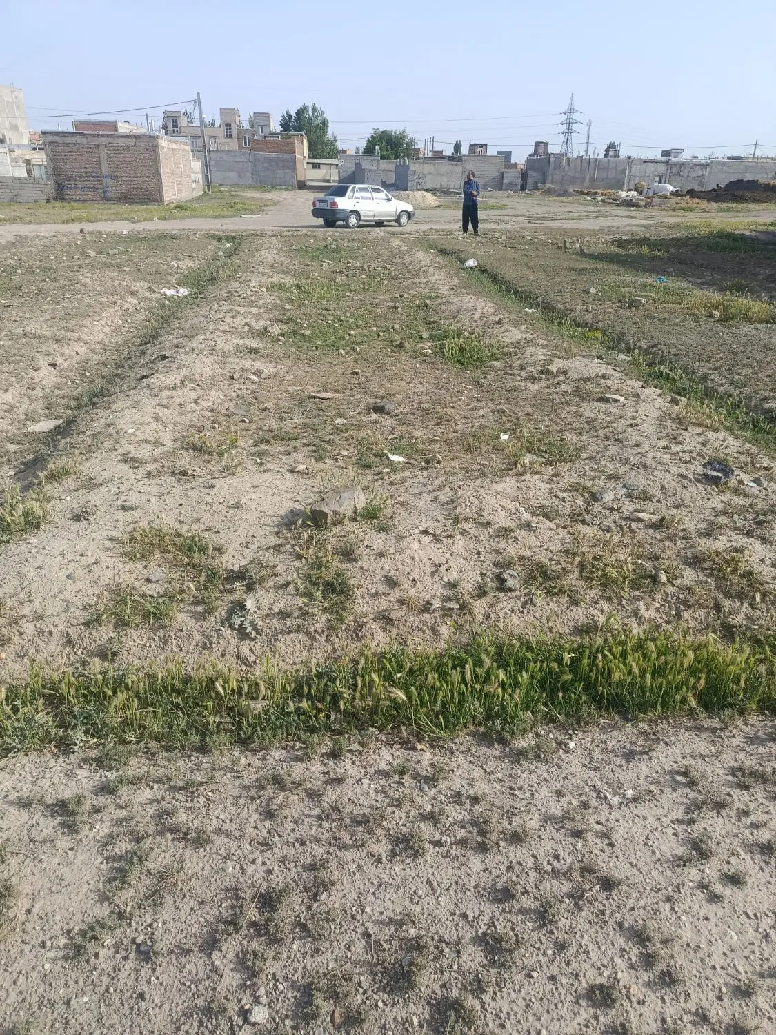 زمین در آخر ایران آباد
