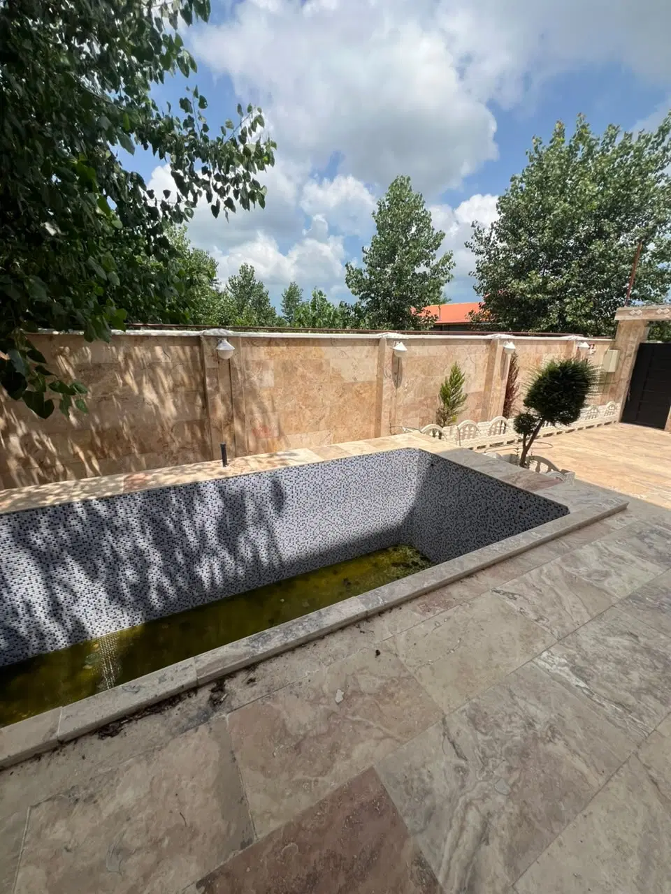 ویلای نوساز و مدرن