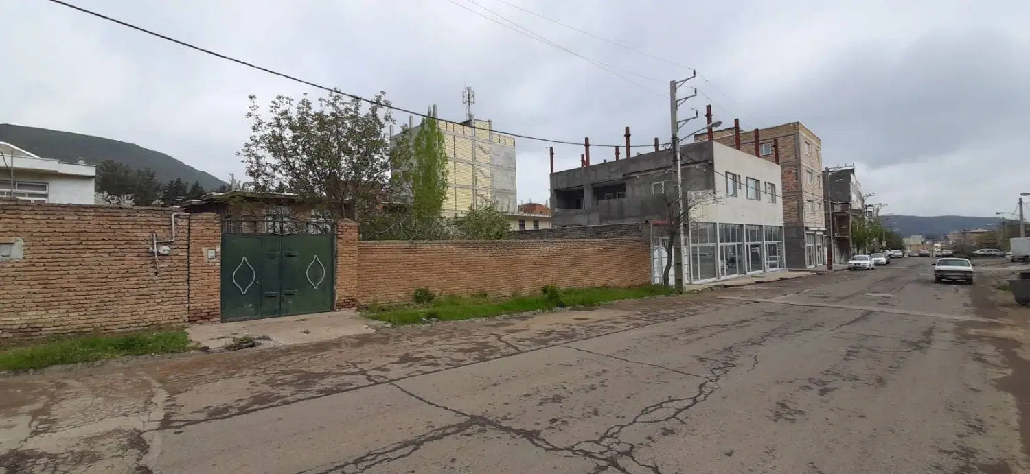 خانه ویلایی بر خیابان مطهری