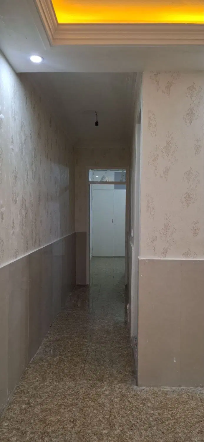 اجاره آپارتمان همکف کرسی بلند دوخواب