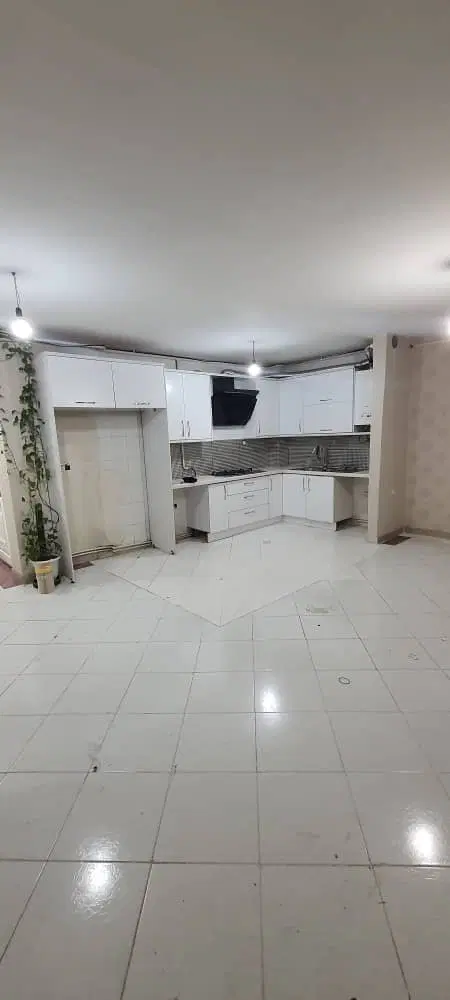 ۶۵ متر _دو خواب _کولر گازی _۱۲ شرقی