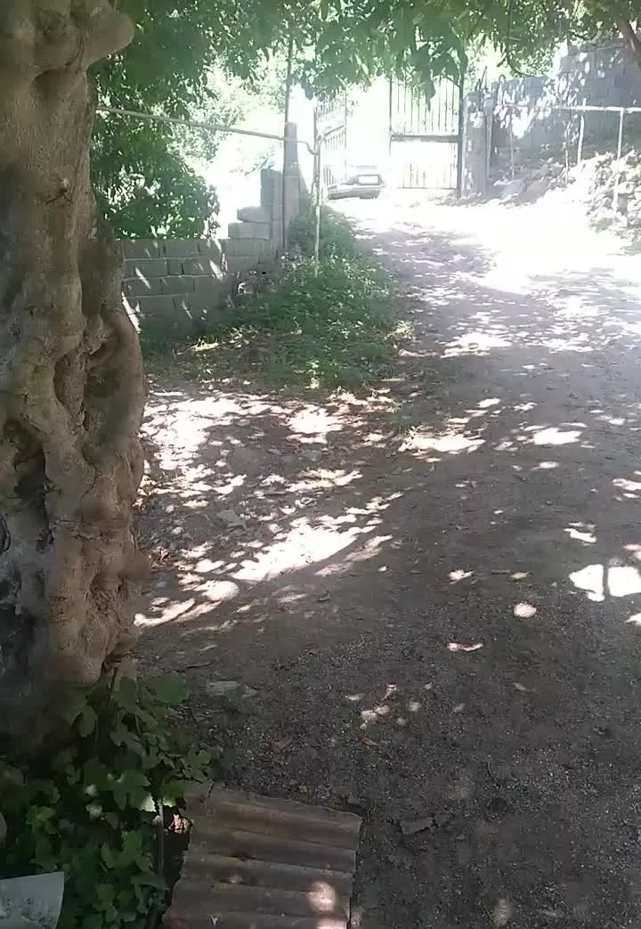 ۱۴۰متر زمین ۶۰متر بنا