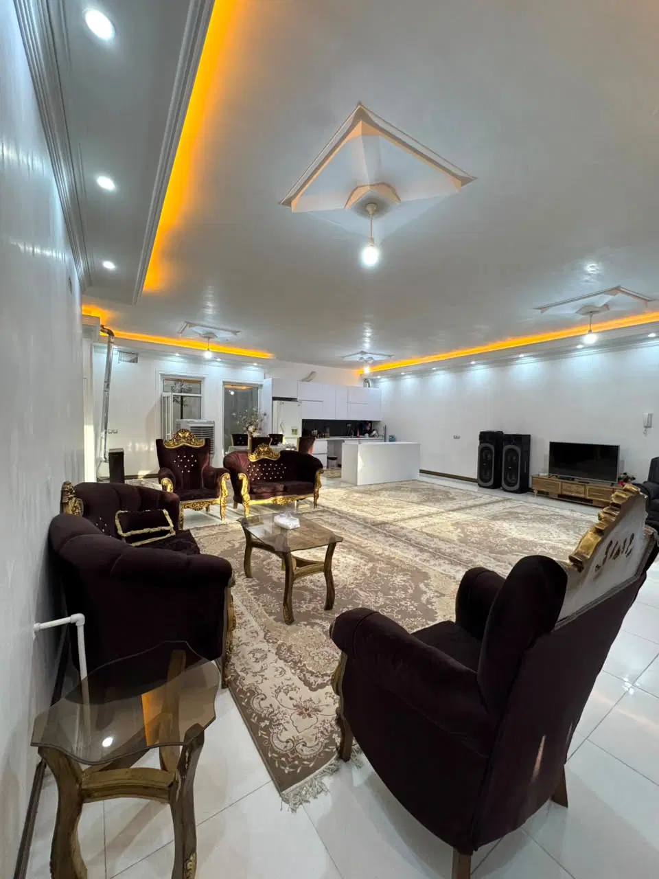 ویلای ۴۰۰ متری فول امکانات،خوش نقشه ۱۵۰متر بنا