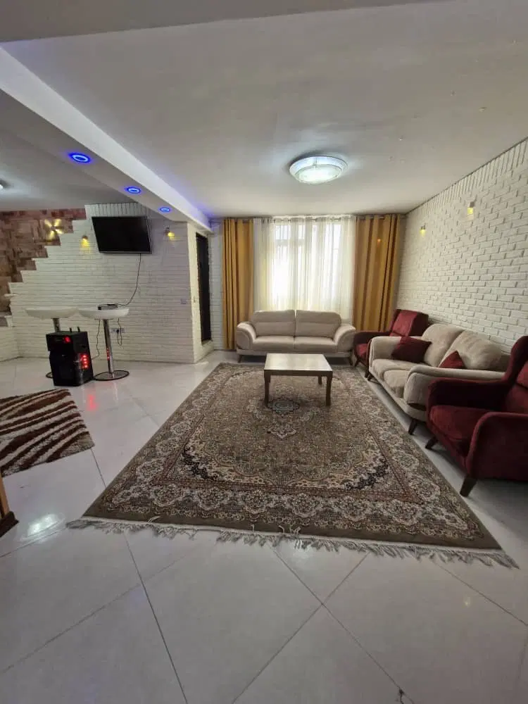 رودهن مرکزشهر آپارتمان ۱۳۵ متر دوبلکس