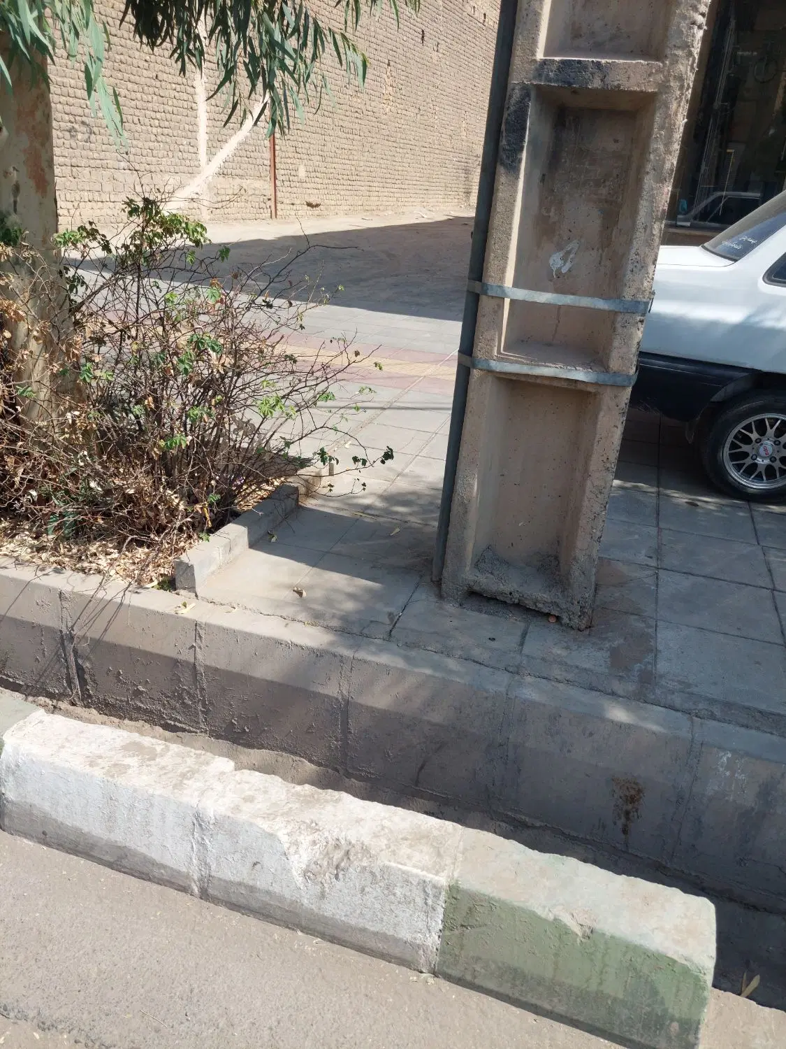 زمین ۱۷۸ متر برخیابان ۲۰ متری