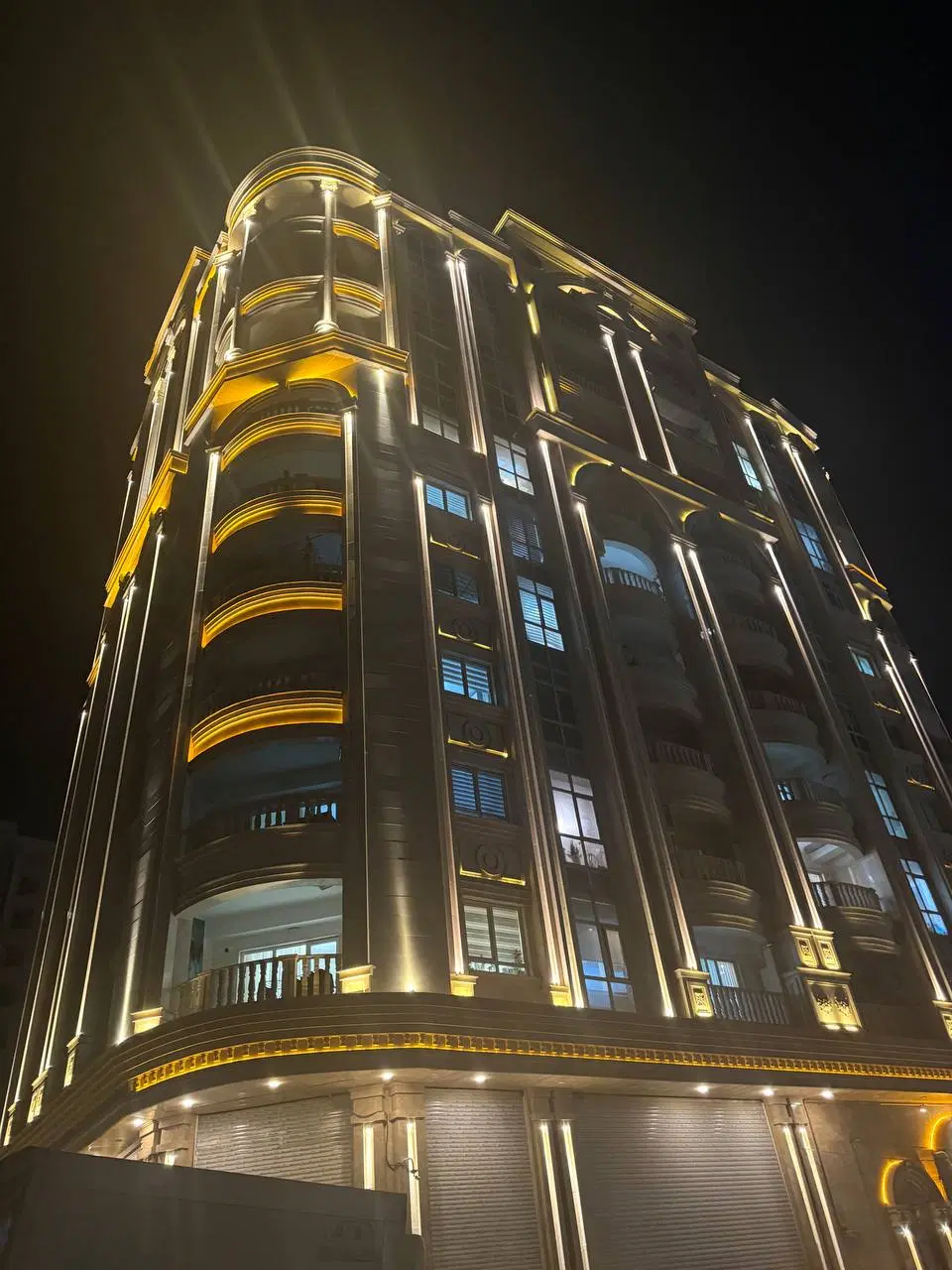 واحد ۱۲۴ متری گرمدره بالای اتوبان کوهسار
