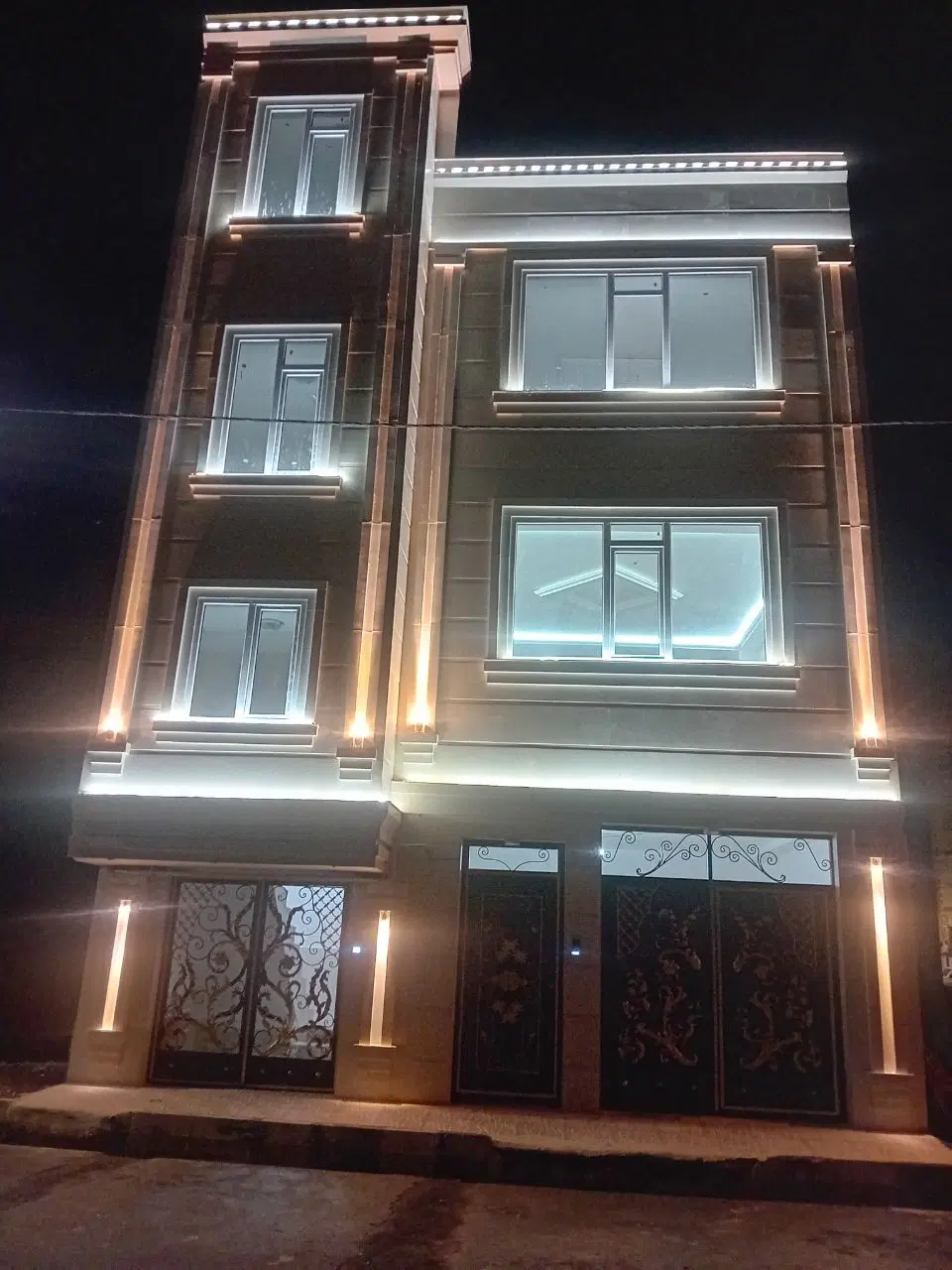 فاز۳نانوایان خ۱۴متری،جنوبی،طبقه اول۱۲۰ دو خواب