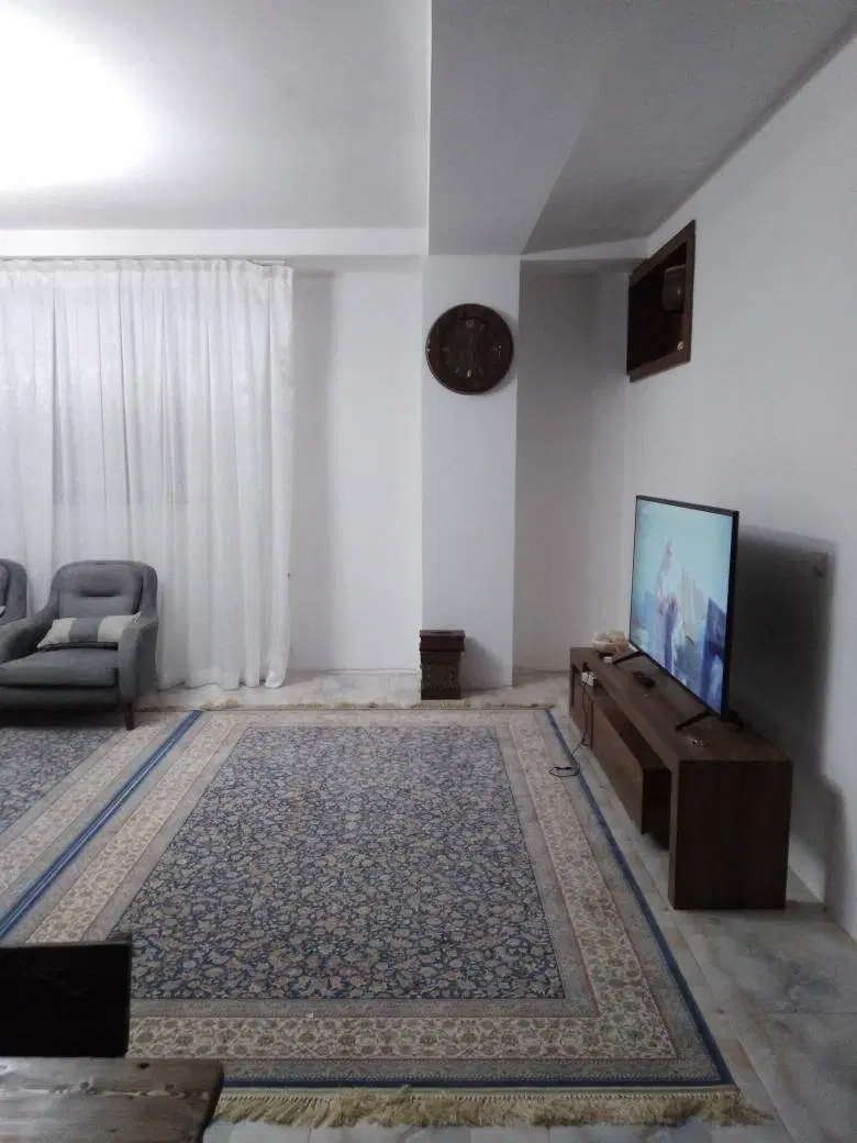 واحد ۸۳ متری فروشی خیابان بازرگانی