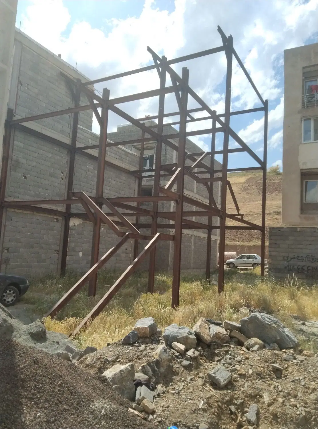 خبازان دوشان زمین 120متری اسکلت سه طبقه