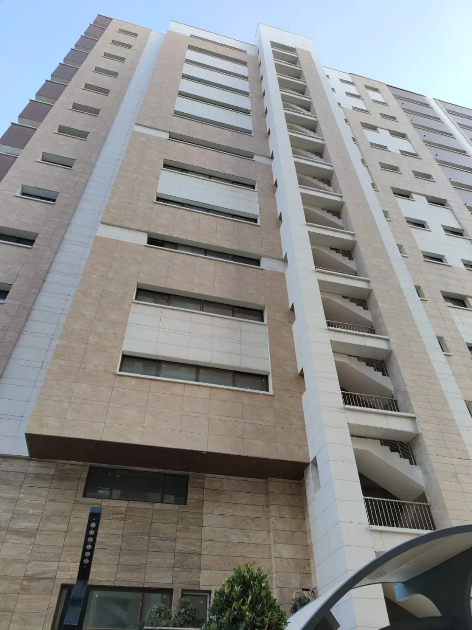 فروش امتیاز اپارتمان واقع در گلدشت حافظ