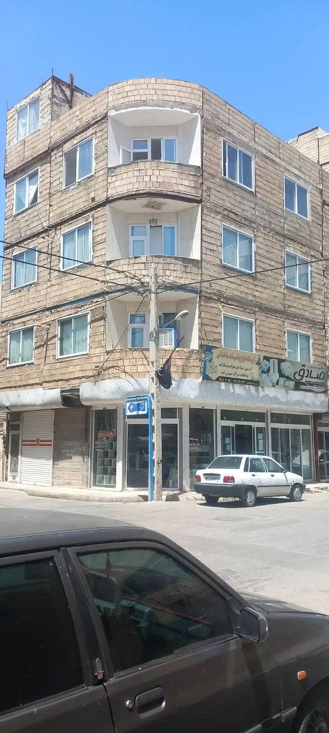 هوایی در وطن دوست 4 سر نبش طبقه چهارم