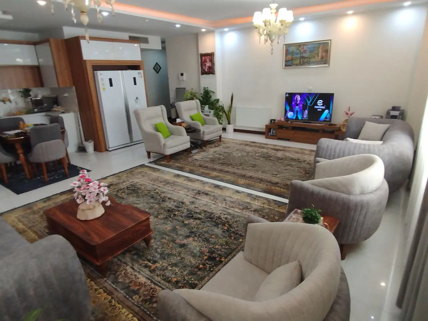 فاز8 پردیس، واحد 105 متری فول بازسازی