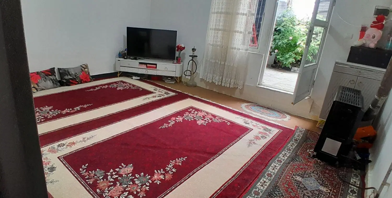 حیاط ۶۰ متری( آخماقیه)