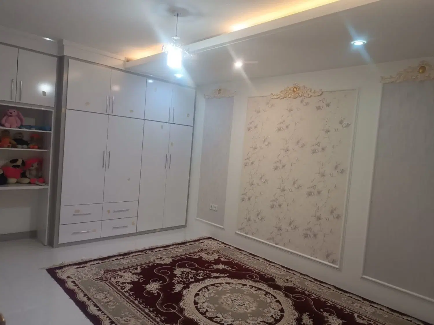 ویلایی دوبلکس_ ۳ خواب_ حاشیه ۲۰ متری