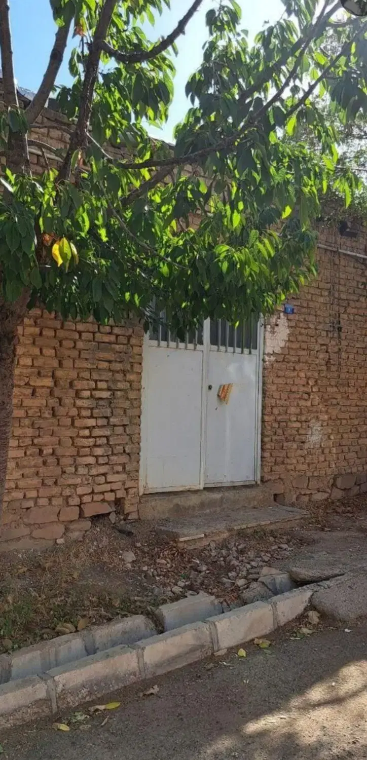 خانه باغ کلنگی در شهر آوج