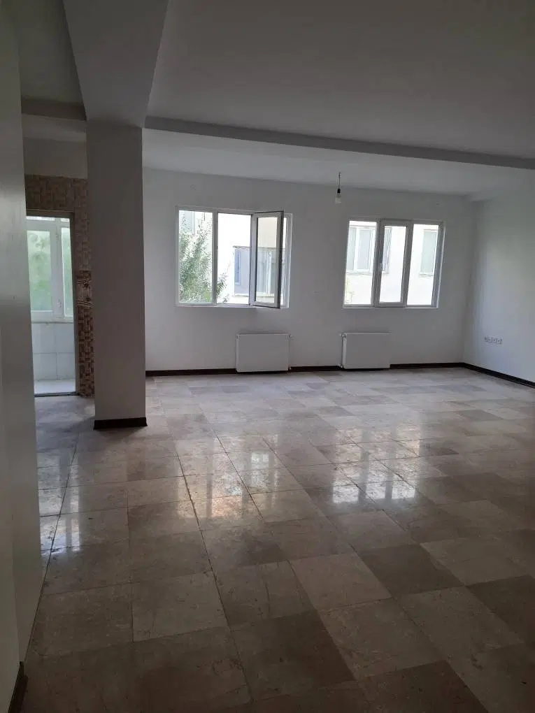 طبقه اول  حیاط  دوطبقه