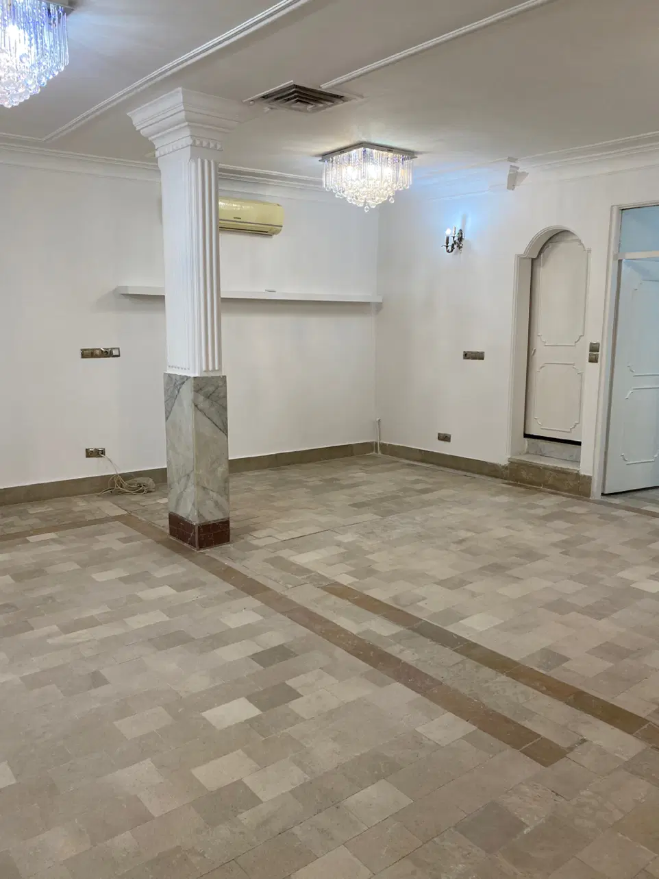 اجاره واحد اداری برخیابان اصلی هشتگرد