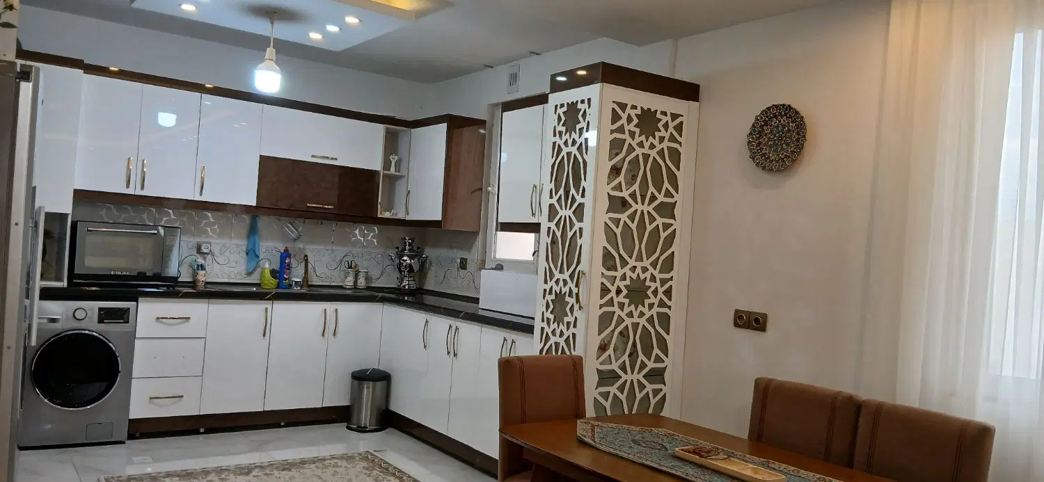 ویلایی محله۹ حاشیه سردونبش راه جدا
