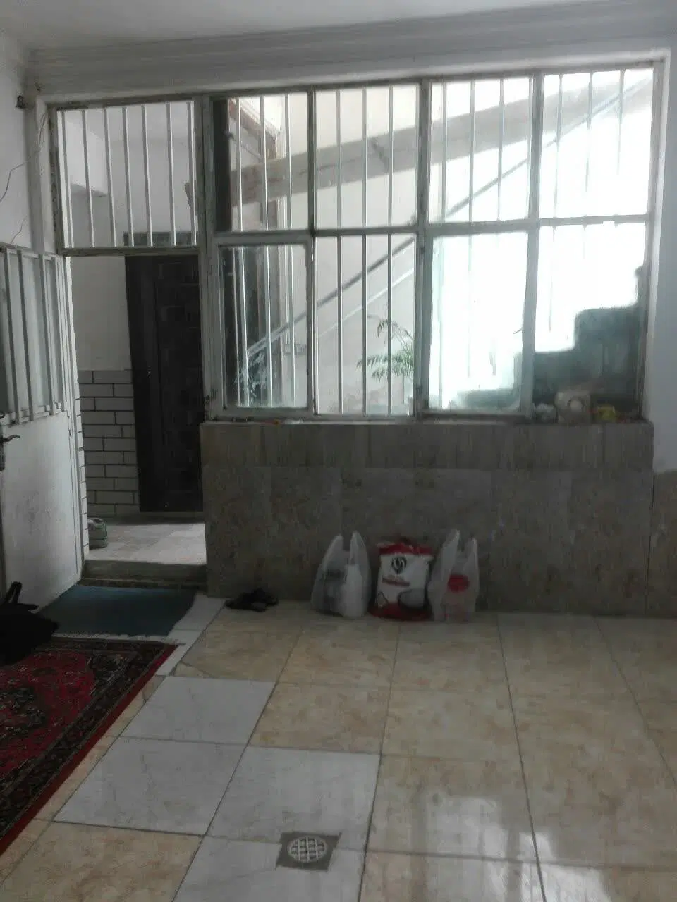 خانه تمیز اماده تحویل در اوایل خیابان گاز